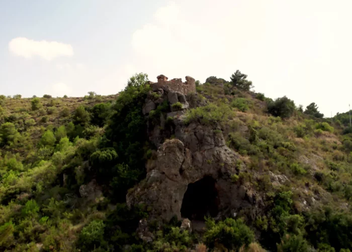 Observatorio-y-cueva.webp